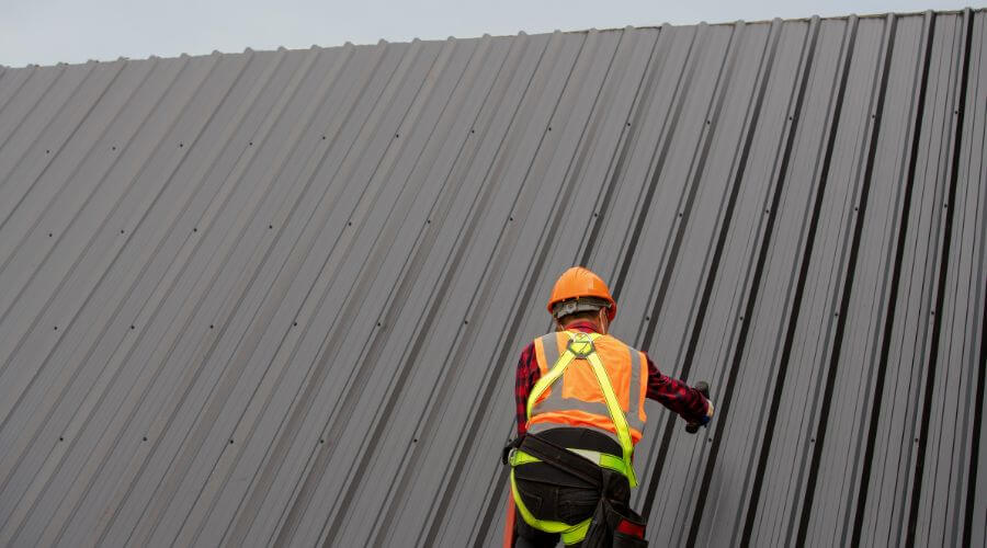 Professional gutter cleaning in Farmington, CA